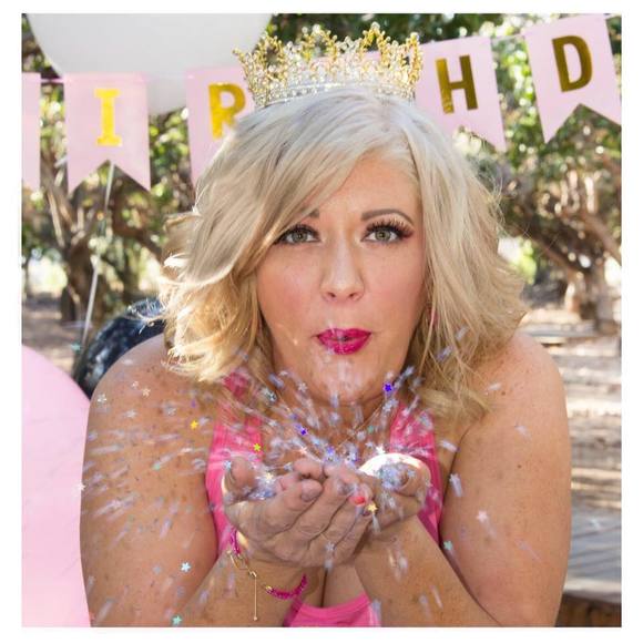 lipswithlindsey